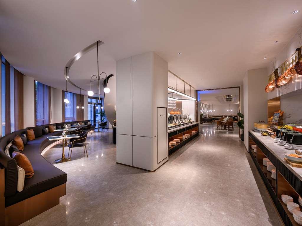 Mercure Jinqiao 4*